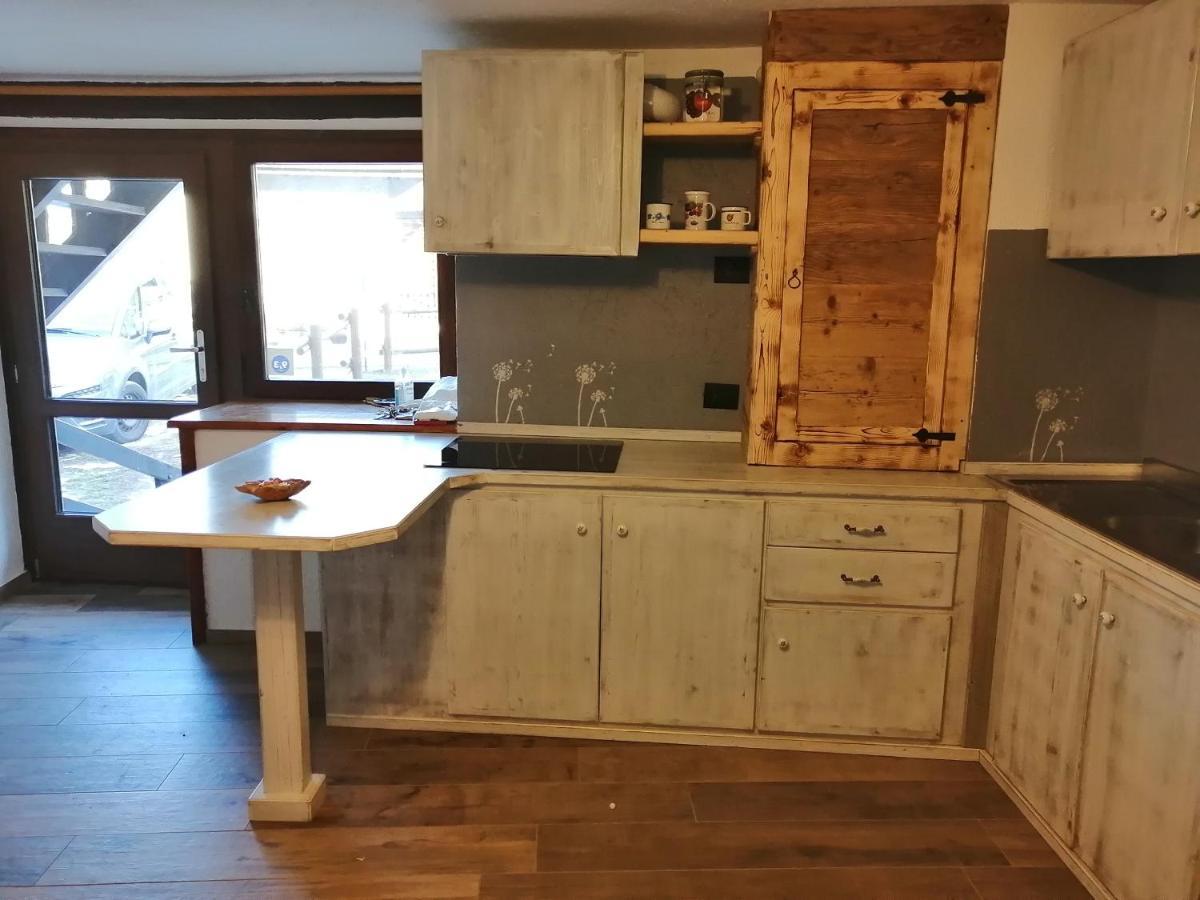 Maison Perriail Vda Gressan N 0029 Eksteriør bilde