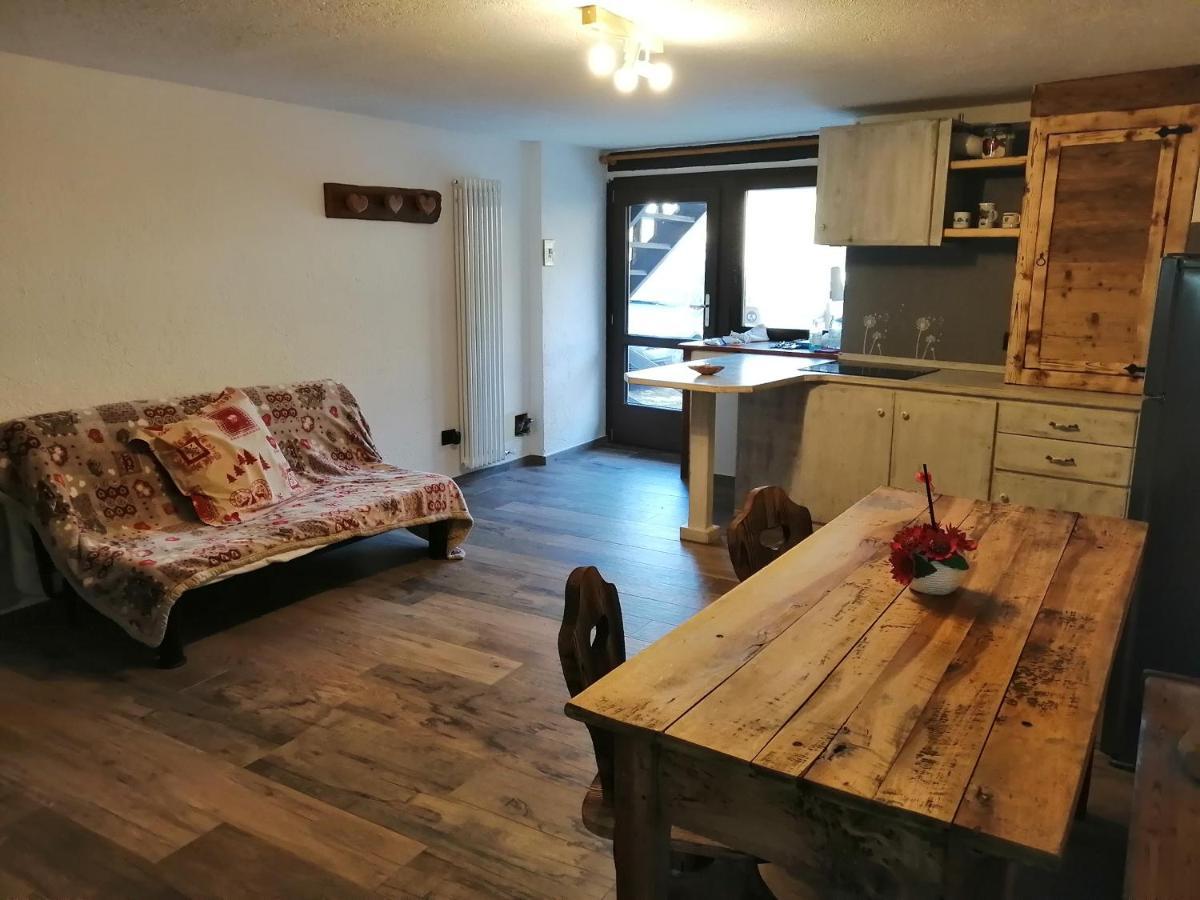 Maison Perriail Vda Gressan N 0029 Eksteriør bilde